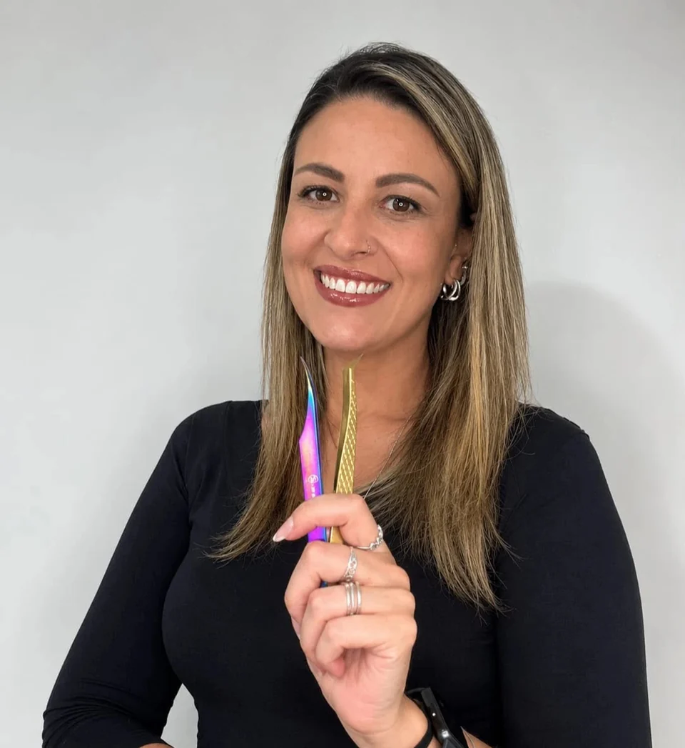 Karine Bueno — Lash Designer